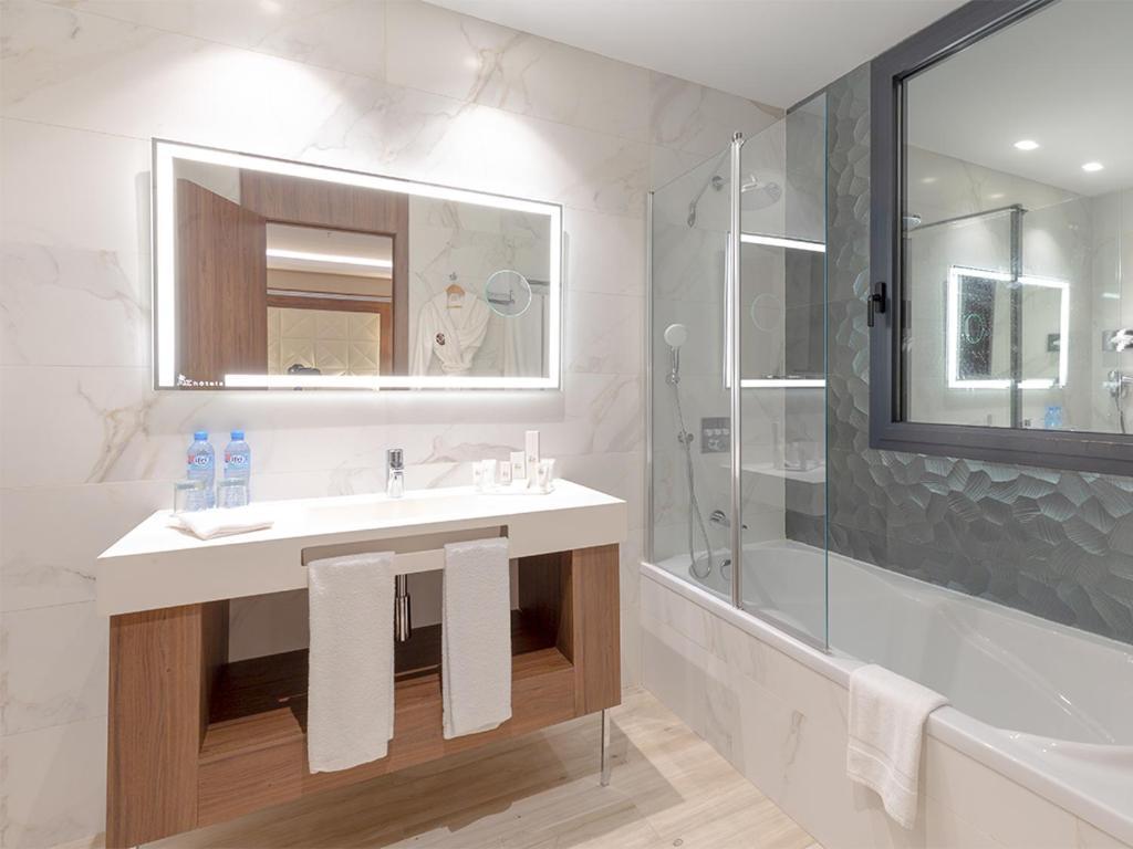 Az Hotels Grand Oran Es Senia Экстерьер фото